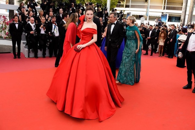 Lý Nhã Kỳ diện váy đỏ rực rỡ, nổi bật tại Cannes - Ảnh 5.
