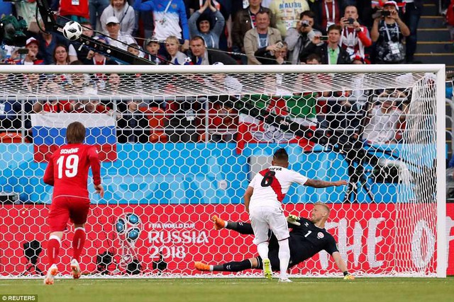 Chấm điểm Peru 0 - 1 Đan Mạch: Người hùng và tội đồ - Ảnh 4.