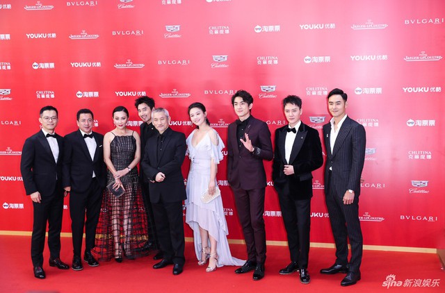Dàn mỹ nhân muôn sắc đổ bộ thảm đỏ Liên hoan phim quốc tế Thượng Hải - Ảnh 10.