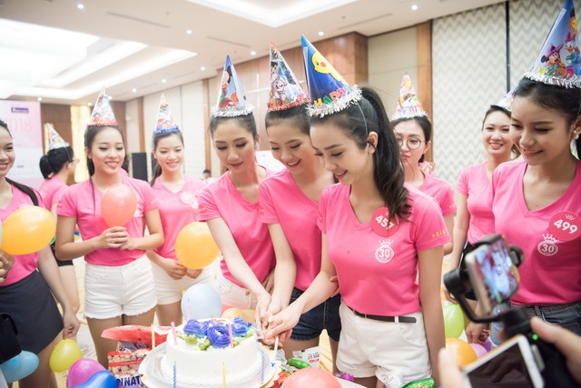 Ban Tổ chức Hoa hậu Việt Nam 2018 khiến thí sinh òa khóc ngay sau buổi tập - Ảnh 5.