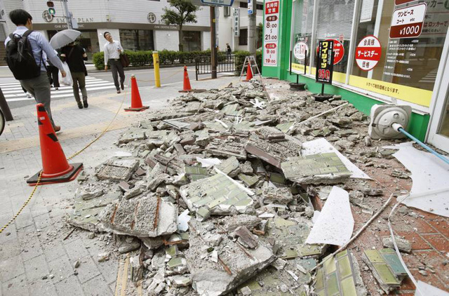 Hơn 200 người bị thương trong trận động đất tại Nhật Bản - Ảnh 5.