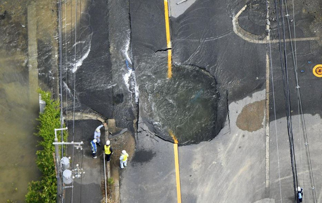 Hơn 200 người bị thương trong trận động đất tại Nhật Bản - Ảnh 1.