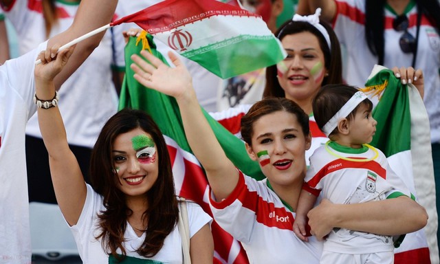 Nữ cổ động viên Iran có chiến thắng lịch sử tại FIFA World Cup™ 2018 - Ảnh 1.