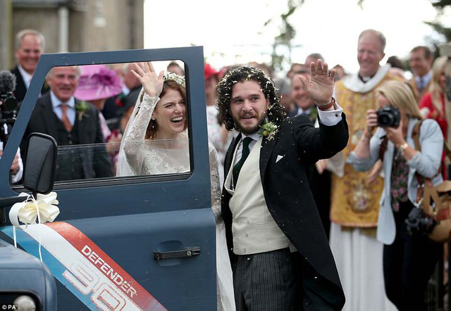 Đám cưới lãng mạn của cặp sao phim Game of Thrones - Ảnh 7.