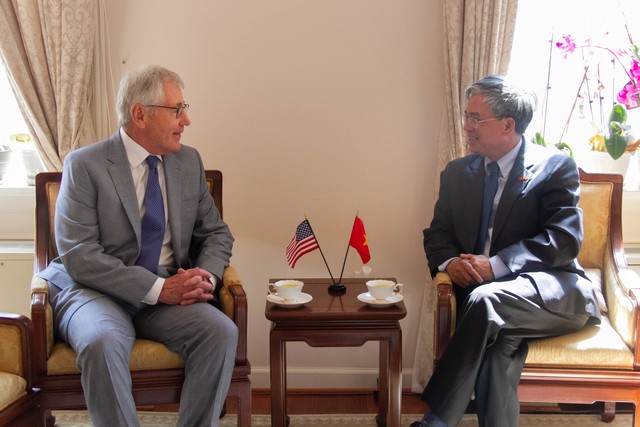 Đại sứ Phạm Quang Vinh gặp Hạ Nghị sỹ Mac Thornberry, tiếp cựu Bộ trưởng Quốc phòng Hoa Kỳ Chuck Hagel - Ảnh 2.