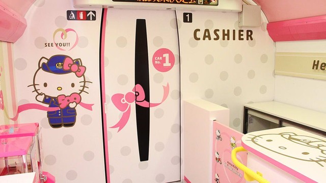 Mê mẩn với tàu cao tốc Hello Kitty siêu dễ thương ở Nhật Bản - Ảnh 7.