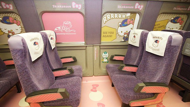Mê mẩn với tàu cao tốc Hello Kitty siêu dễ thương ở Nhật Bản - Ảnh 4.