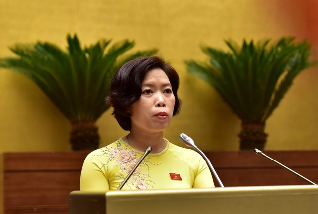 Bộ trưởng Bộ GD-ĐT Phùng Xuân Nhạ trả lời chất vấn - Ảnh 1.