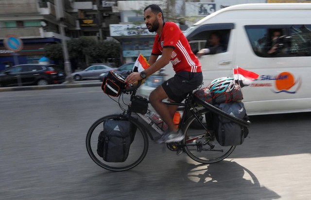 Anh chàng người Ai Cập sang Nga xem World Cup … bằng xe đạp - Ảnh 1.