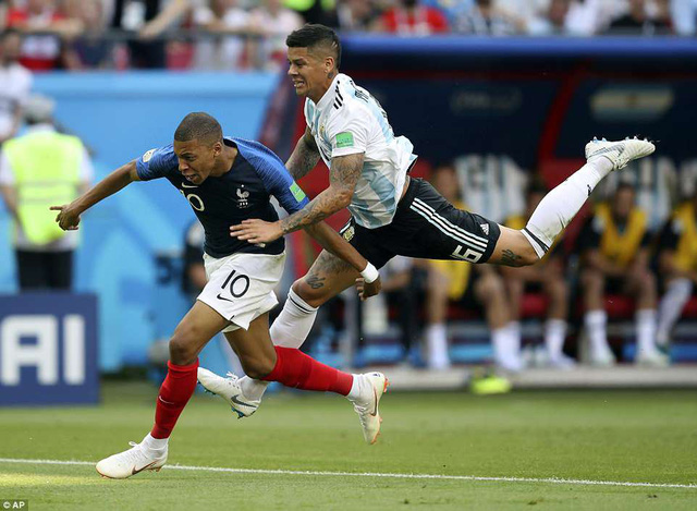 Xem màn trình diễn siêu việt của Mbappe trước ĐT Argentina tại FIFA World Cup™ 2018 - Ảnh 1.