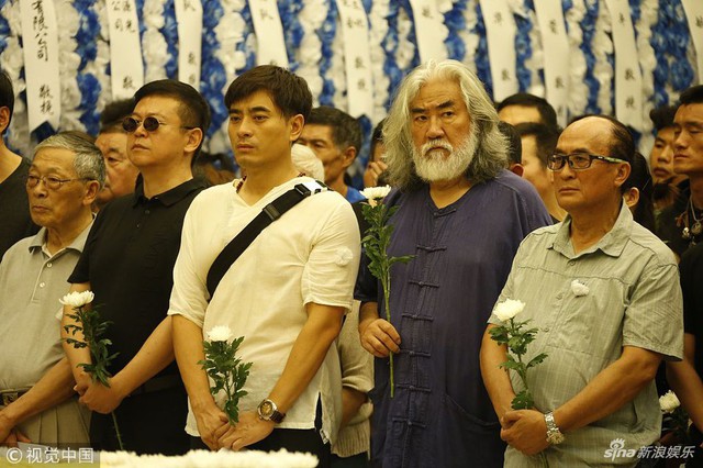 Đông đảo nghệ sĩ tới tiễn đưa diễn viên phim võ thuật Trung Quốc Kế Xuân Hoa - Ảnh 3.