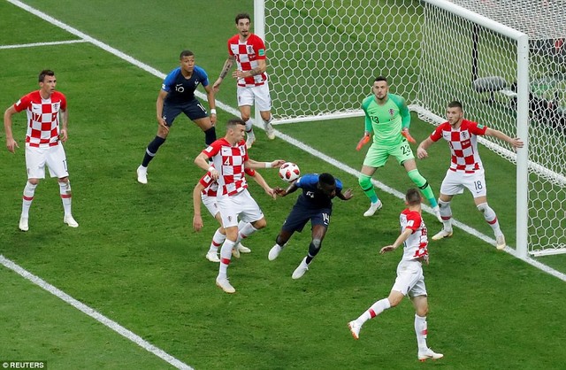 ẢNH: Những khoảnh khắc đáng nhớ trong trận chung kết FIFA World Cup 2018 - Ảnh 7.