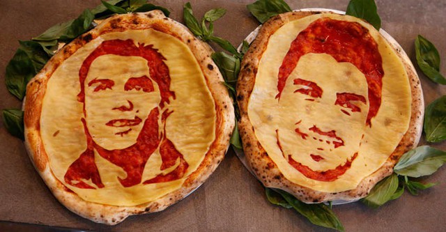 Đắt hàng bánh pizza hình Ronaldo & Suarez - Ảnh 1.