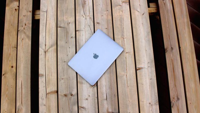 MacBook Pro 2018 vừa ra mắt đã dính lỗi quá tải nhiệt gây giảm hiệu năng nghiêm trọng - Ảnh 1.