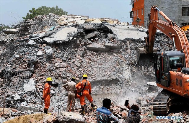 Sập tòa nhà tại Ấn Độ làm 9 người thiệt mạng - Ảnh 6.