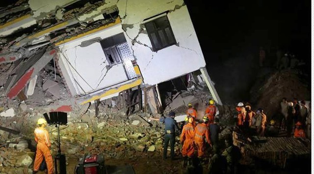 Sập tòa nhà tại Ấn Độ làm 9 người thiệt mạng - Ảnh 1.