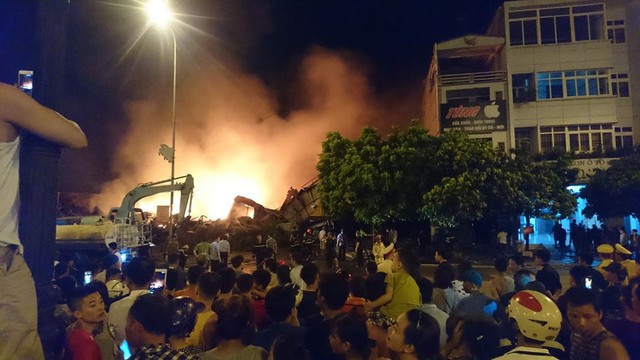 Cháy lớn ở chợ Gạo, Hưng Yên - Ảnh 2.