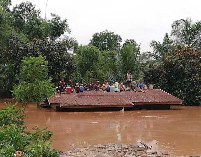 Họp khẩn ứng phó diễn biến mưa lũ và sự cố vỡ đập thủy điện Xe-pian Xe-Namnoy (Lào) - Ảnh 3.