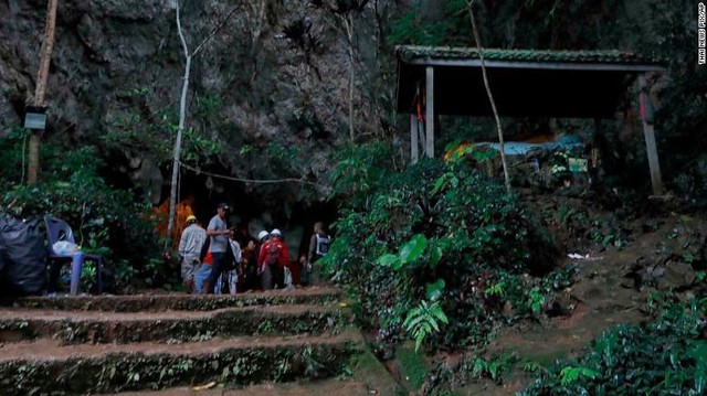 Hành trình 9 ngày tìm thấy đội bóng Thái Lan mất tích trong hang động ngập nước - Ảnh 1.