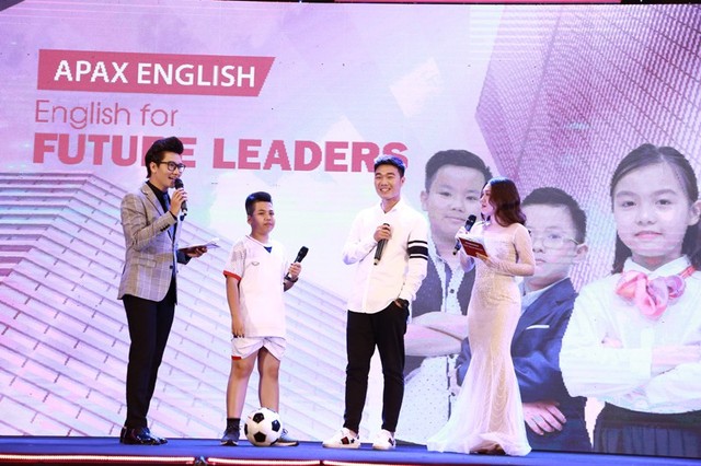 Đội trưởng U23 Lương Xuân Trường truyền cảm hứng học tiếng Anh cho giới trẻ - Ảnh 1.