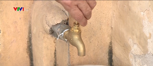 Hà Nội: Người dân khổ sở vì mất nước sạch giữa cao điểm nắng nóng - Ảnh 1.