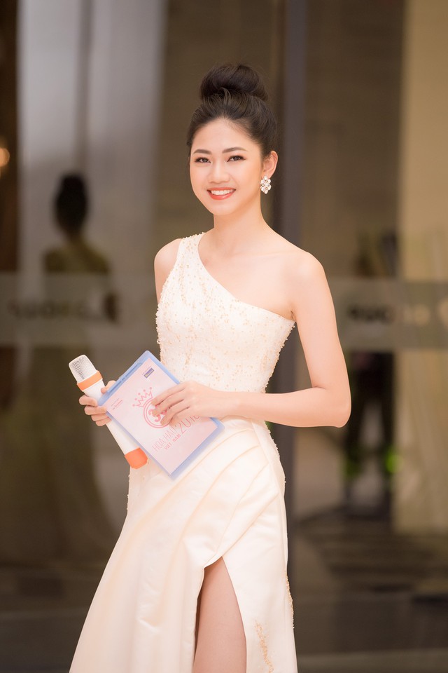 Á hậu Thanh Tú lên tiếng trước tin đồn thi Hoa hậu Quốc tế 2018 - Ảnh 1.