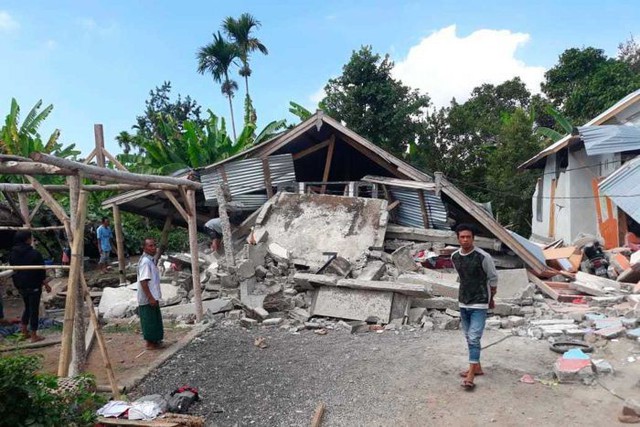 Động đất 6,4 richter tại Indonesia, hiện vẫn còn 560 người mắc kẹt - Ảnh 6.