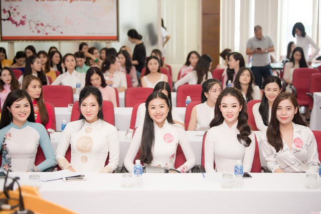 Hoa hậu Việt Nam lần đầu tiên có thí sinh đang theo làm Tiến sĩ - Ảnh 5.