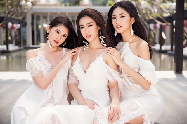 Top 3 Hoa hậu Việt Nam 2016 đẹp thướt tha giữa biển trời Đà Nẵng - Ảnh 1.