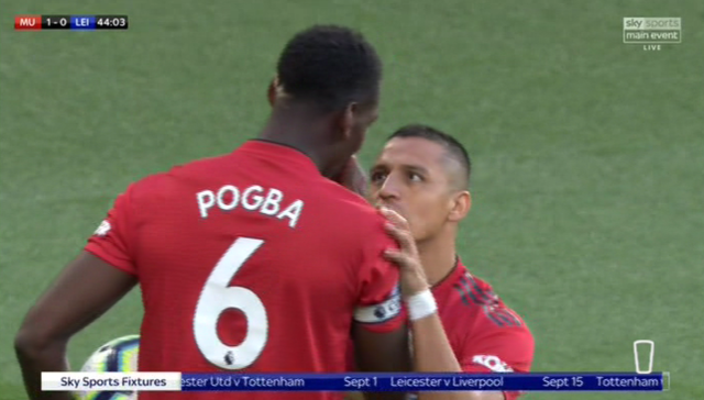 Sanchez và Pogba tranh nhau đá phạt đền trong chiến thắng của Man Utd - Ảnh 2.
