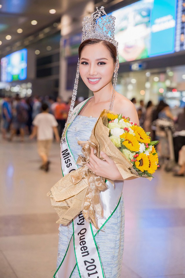 Nữ hoàng sắc đẹp Hoàng Thu Thảo sang Myanmar làm giám khảo cuộc thi Hoa hậu - Ảnh 1.