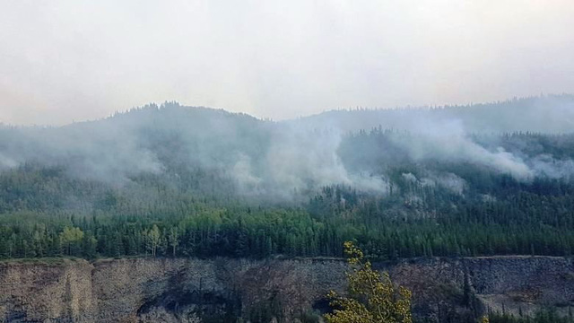 Canada sơ tán gần 19.000 dân do cháy rừng - Ảnh 6.