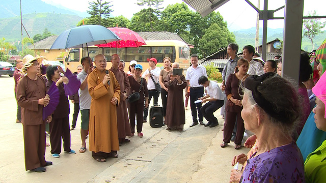 Trung ương Giáo hội Phật giáo Việt Nam ủng hộ, giúp đỡ đồng bào vùng lũ tỉnh Yên Bái - Ảnh 3.