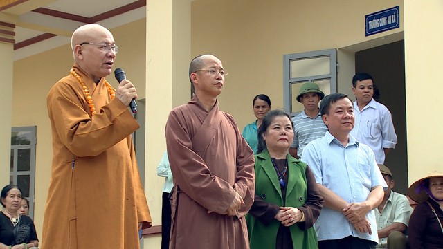 Trung ương Giáo hội Phật giáo Việt Nam ủng hộ, giúp đỡ đồng bào vùng lũ tỉnh Yên Bái - Ảnh 12.
