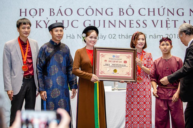 Vở diễn Tinh hoa Bắc bộ lập cú đúp kỷ lục Guinness Việt Nam - Ảnh 1.