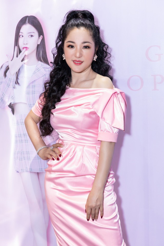 Jennifer Phạm sẽ hát mở màn đêm chung kết Hoa hậu Việt Nam thế giới 2018 - Ảnh 5.