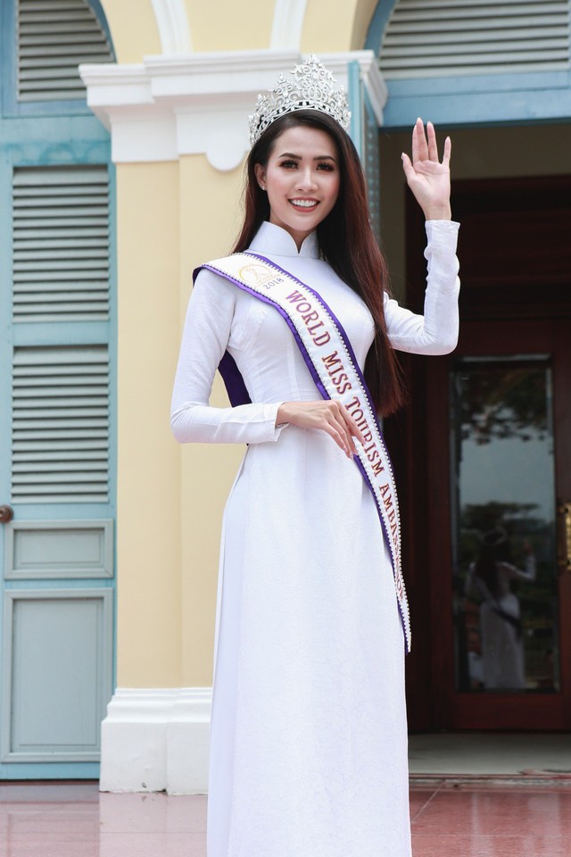 Phan Thị Mơ rạng rỡ về quê Tiền Giang sau khi đăng quang Hoa hậu - Ảnh 3.