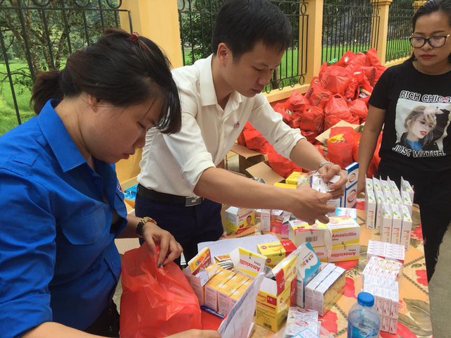Khám phát thuốc và tư vấn dinh dưỡng cho trẻ em ở vùng cao ở Tuyên Quang - Ảnh 4.