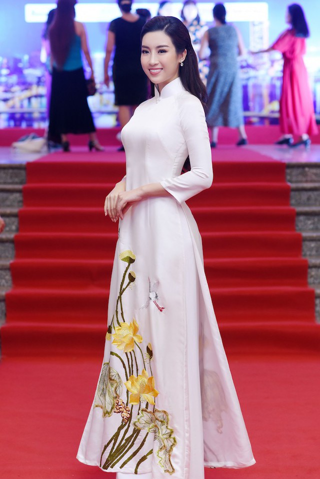 Đỗ Mỹ Linh, H’Hen Nie diện áo dài đọ dáng cùng dàn Hoa hậu, Á hậu - Ảnh 7.