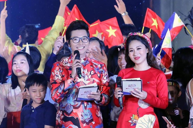 Hai nữ MC song Minh nhập cuộc đua Top 5 VTV Awards 2018 - Ảnh 4.