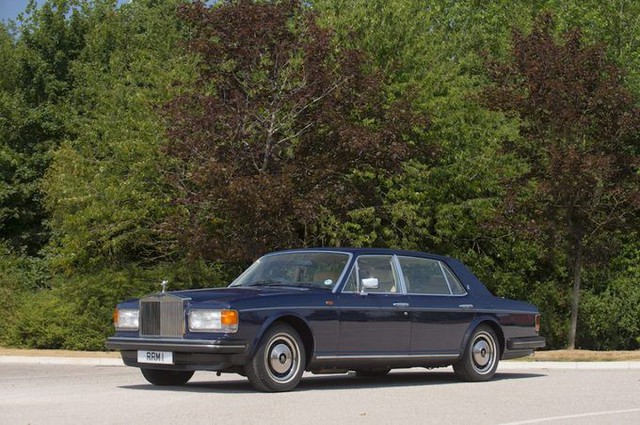 Hoàng gia Anh đấu giá 8 chiếc Rolls-Royce - Ảnh 2.