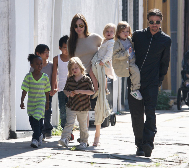 Chối bỏ cáo buộc của Angelina Jolie, Brad Pitt công bố đã chi 1,3 triệu USD tiền trợ cấp nuôi con - Ảnh 1.