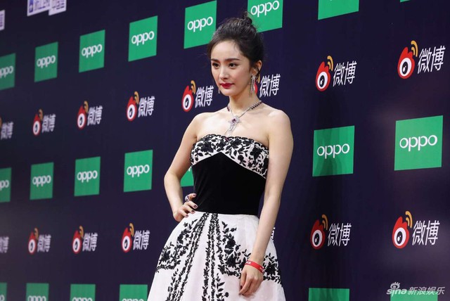 Đặng Siêu - Dương Mịch lên ngôi King & Queen tại Đêm hội Weibo 2018 - Ảnh 4.