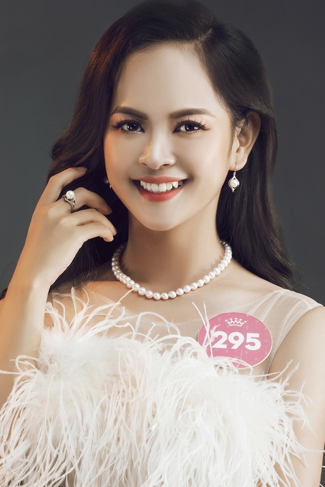 Ngắm trọn bộ ảnh chính thức của 43 thí sinh Chung kết Hoa hậu Việt Nam 2018 - Ảnh 5.