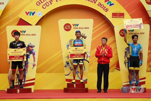 ẢNH: Những khoảnh khắc ấn tượng chặng 11 Giải xe đạp quốc tế VTV Cup Tôn Hoa Sen 2018 - Ảnh 12.
