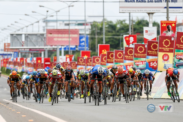 ẢNH: Những khoảnh khắc ấn tượng chặng 13 Giải xe đạp quốc tế VTV Cup Tôn Hoa Sen 2018 - Ảnh 10.