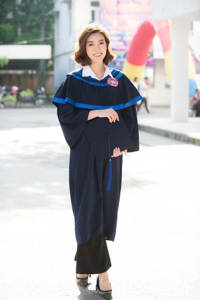 Trước ngày kết thúc nhiệm kỳ Hoa hậu, Đỗ Mỹ Linh rạng rỡ nhận bằng tốt nghiệp đại học - Ảnh 7.