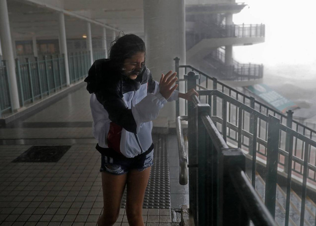 Siêu bão Mangkhut đổ bộ vào Trung Quốc - Ảnh 6.