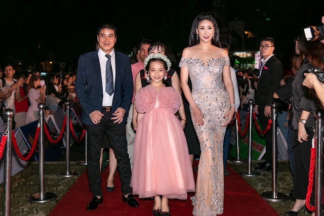Dàn sao đổ bộ thảm đỏ hoành tráng của Chung kết Hoa hậu Việt Nam 2018 - Ảnh 22.