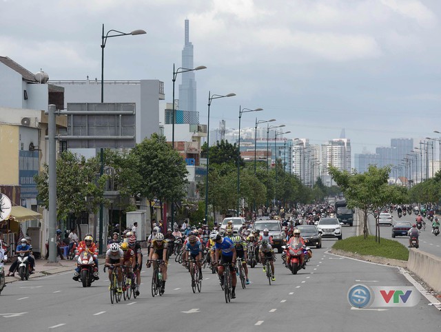 ẢNH: Những khoảnh khắc ấn tượng chặng 14 Giải xe đạp quốc tế VTV Cup Tôn Hoa Sen 2018 - Ảnh 12.